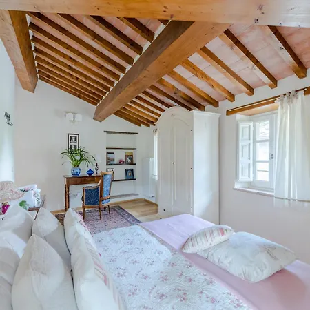 Near Lucca With Tuscan Charm